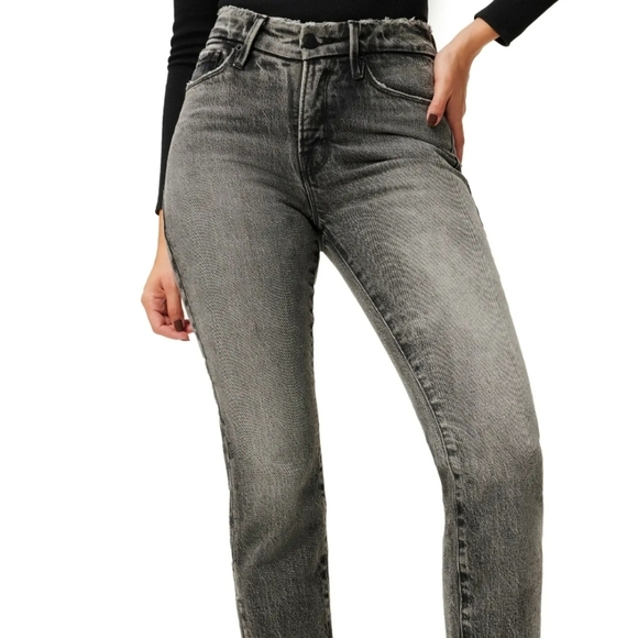 Good American Good Classic Low Fray Hem Jeans - Picture 3 of 8